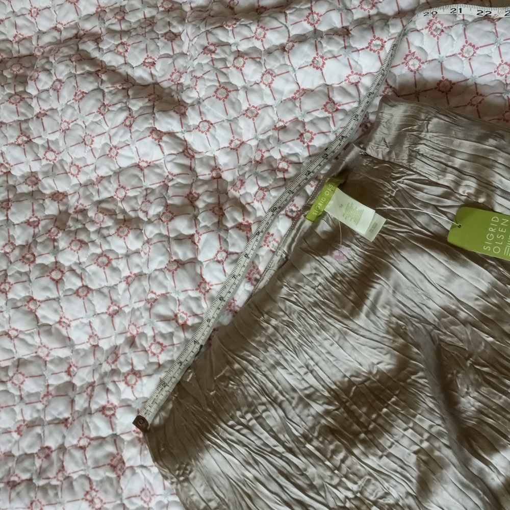 Sigrid Olsen metallic champagne satin crinkle skirt - Picture 5 of 7